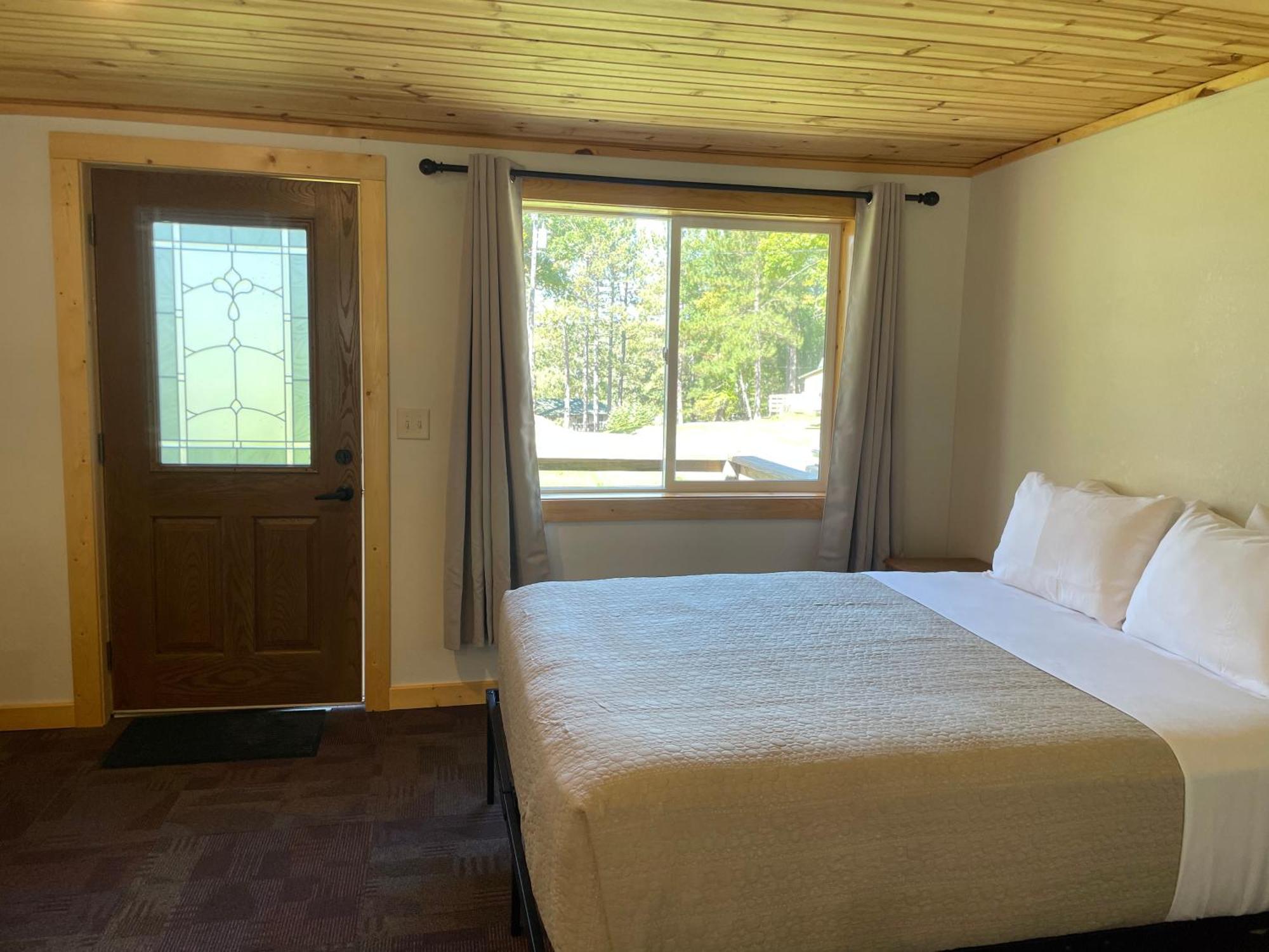 Hanging Horn Lakeside Resort Moose Lake Екстер'єр фото