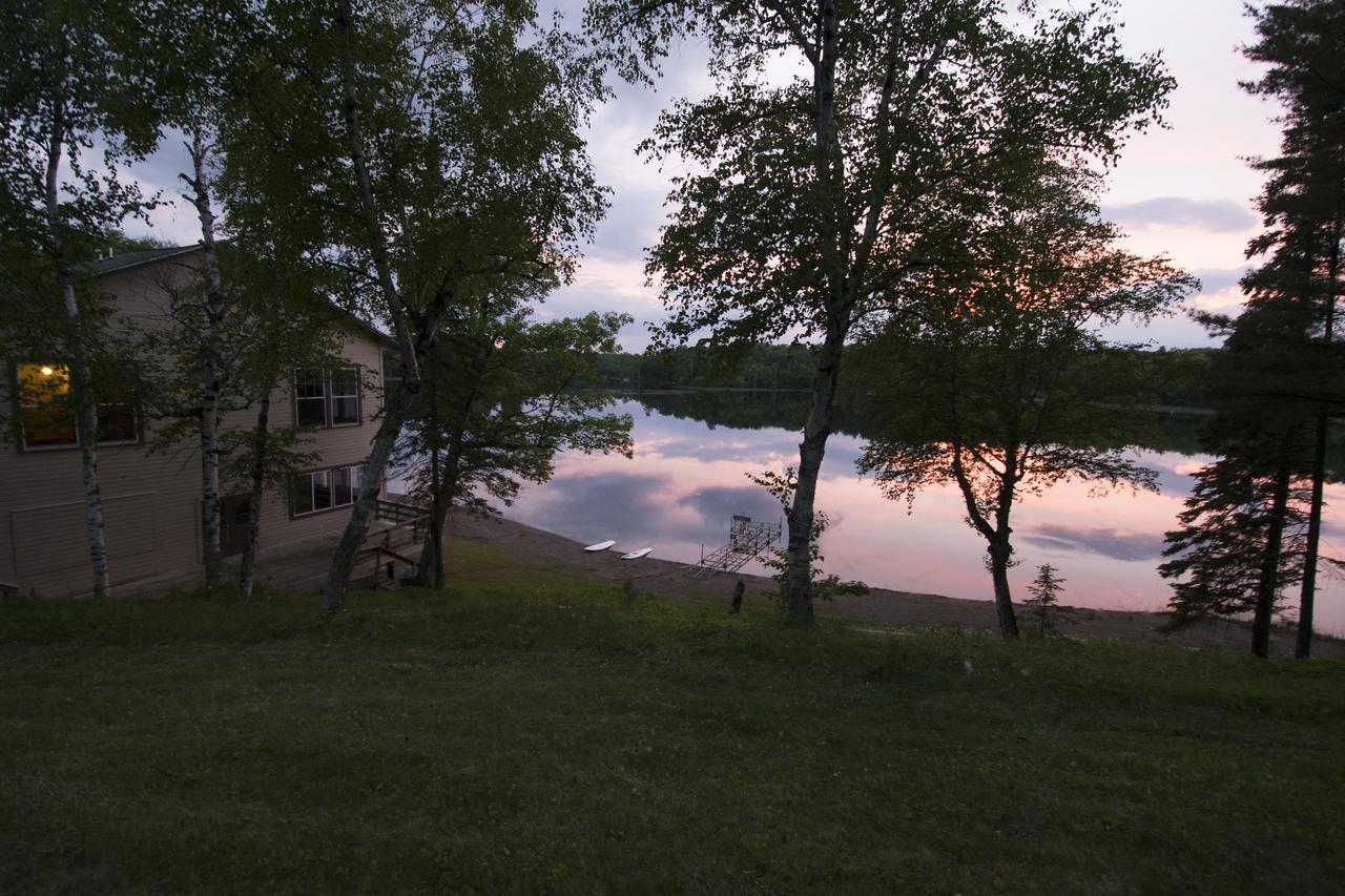 Hanging Horn Lakeside Resort Moose Lake Екстер'єр фото