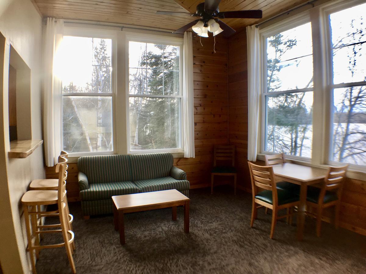 Hanging Horn Lakeside Resort Moose Lake Екстер'єр фото